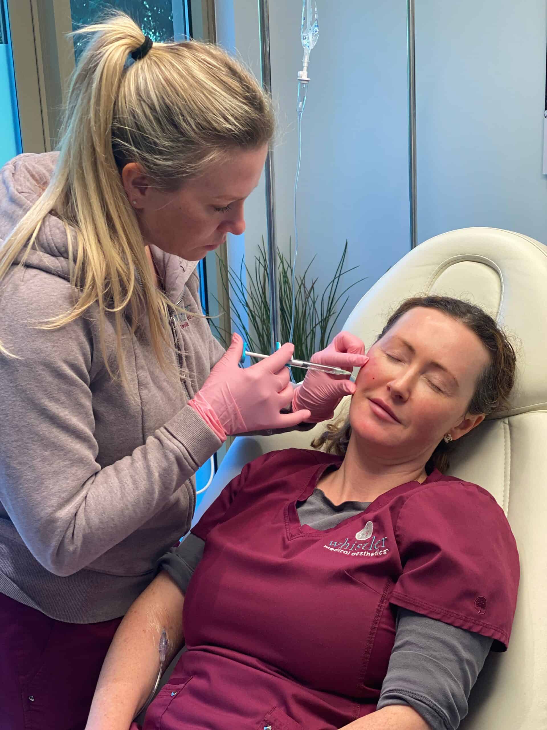 RN Deanna Starr using Volite anti ageing injectable on Dr KEnnea
